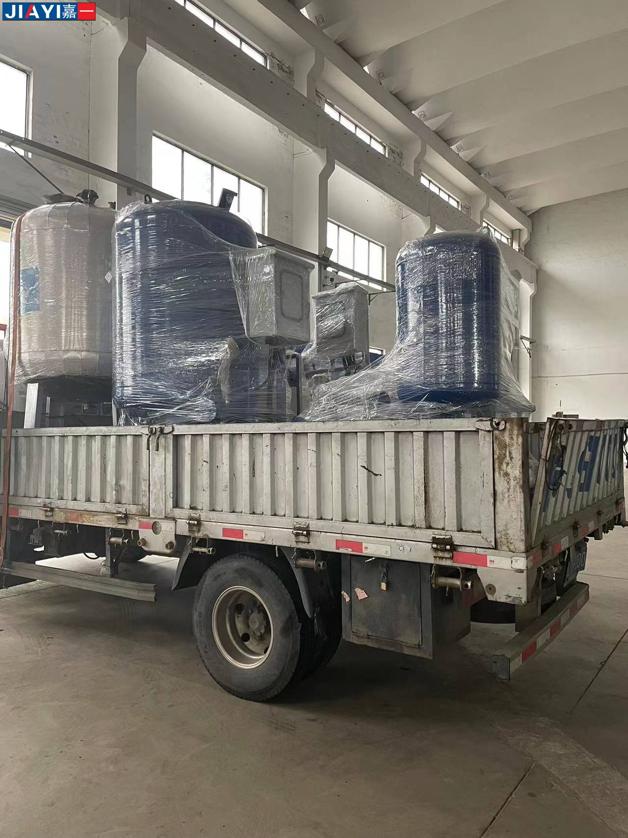 上海專車直達(dá)定壓補(bǔ)水機(jī)組3套，全自動加藥裝置2套